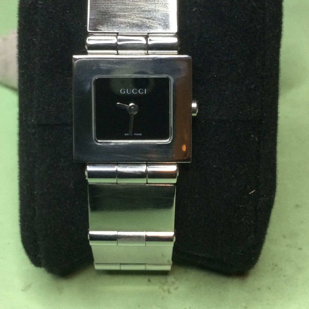 GUCCI  600L LADIES WATCH